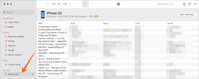 Clique no nome do iPhone na barra lateral esquerda